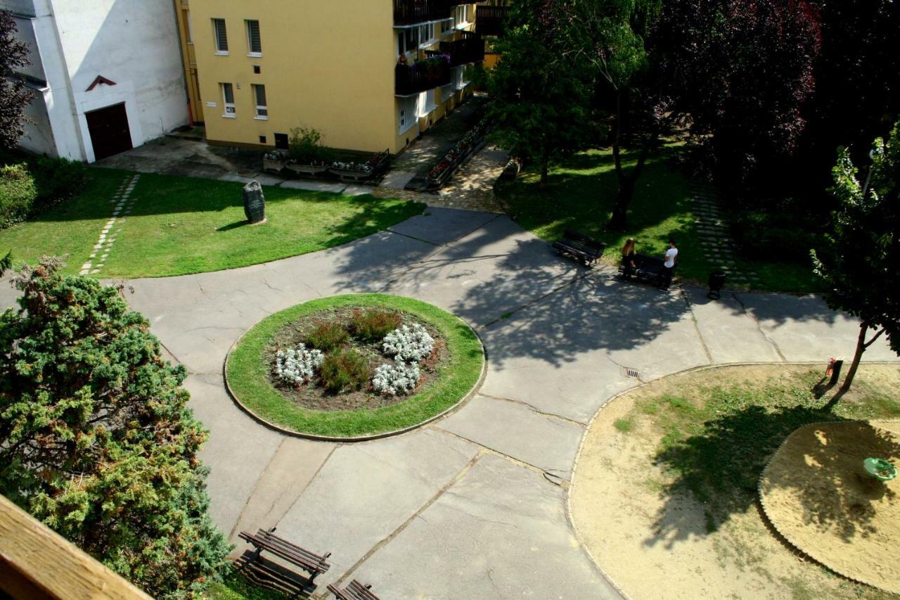 F&M Apartman Эгер Экстерьер фото